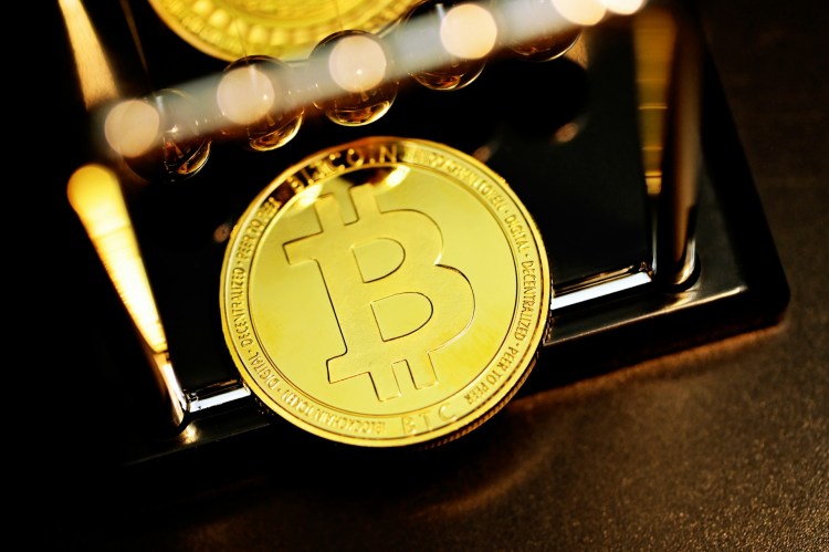 Bitcoin Price Dip? On-Chain Data Reveals Warning Signs